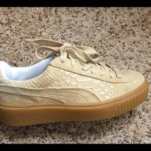 PUMA PLATFORM TAN SNEAKERS